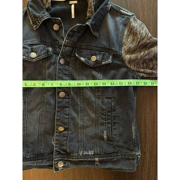Free People Denim Jacket W/Knit Sleeves & Hood Distressed Cropped Design Size S - Picture 5 of 6